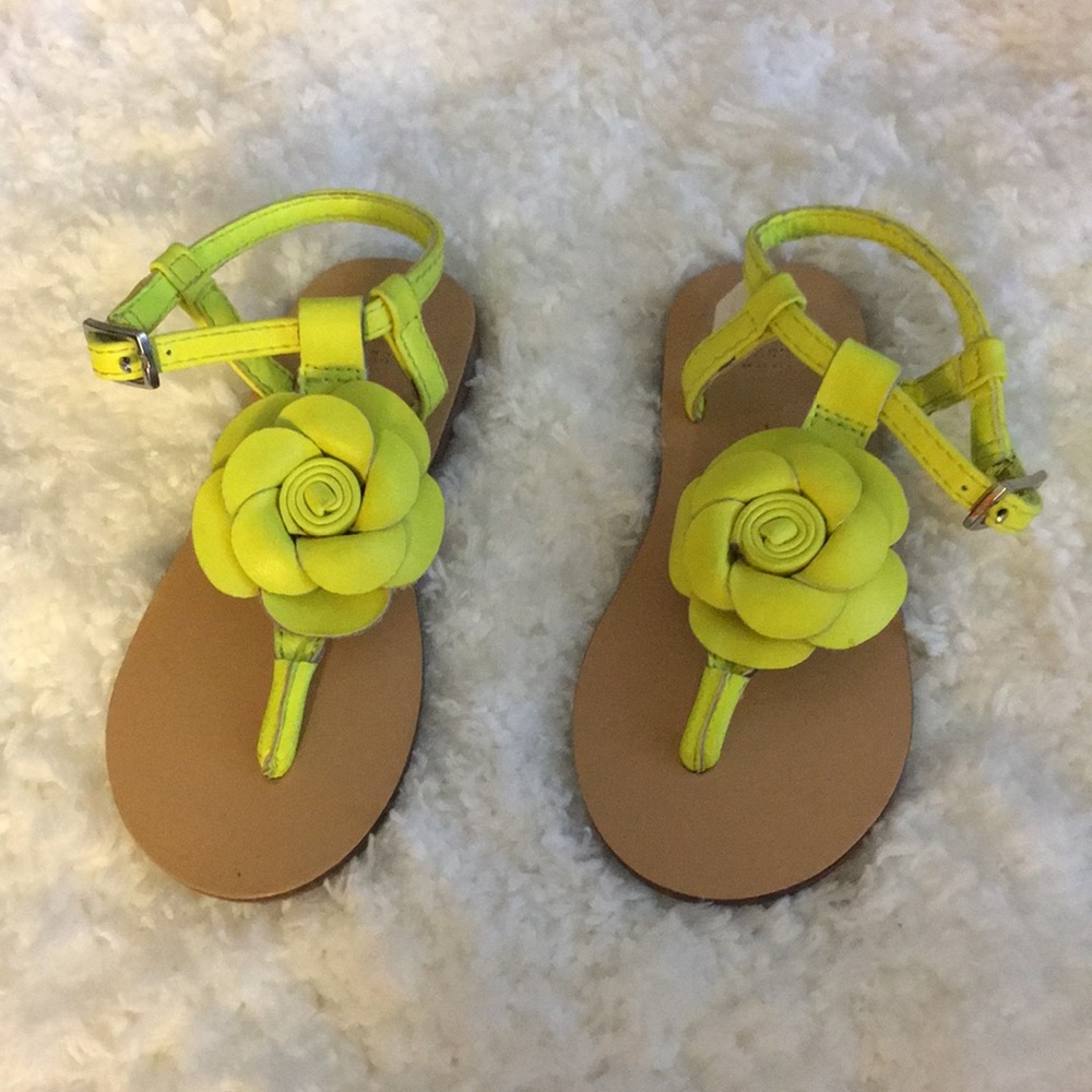Janie and Jack beautiful size 6 lime flower sandal